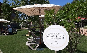 Champagne Laurent-Perrier   Water Summer Activities    